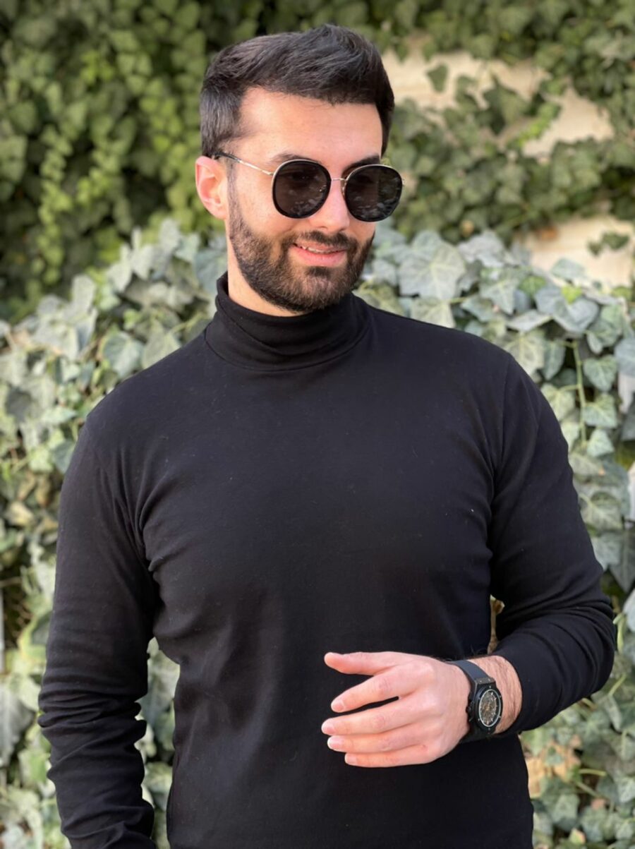 مرد ایرانی با عینک آفتابی