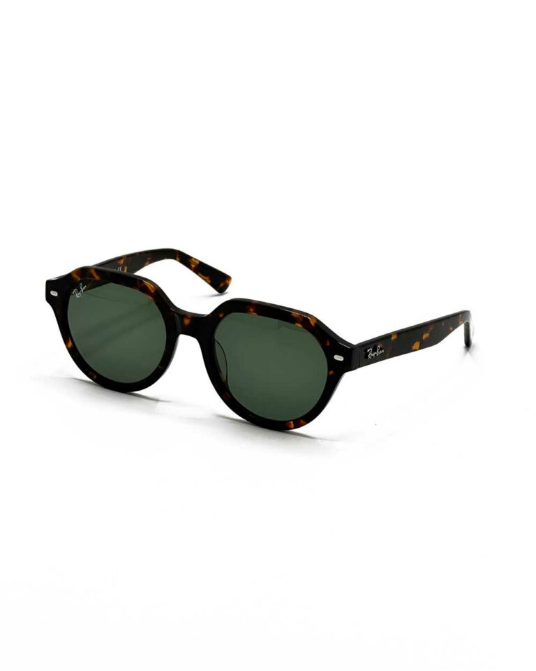 عینک آفتابی برند ریبن مدل 4399 فریم رنگ هاوانا و عدسی سبز زاویه 45 درجه سه رخ کامل از جلو