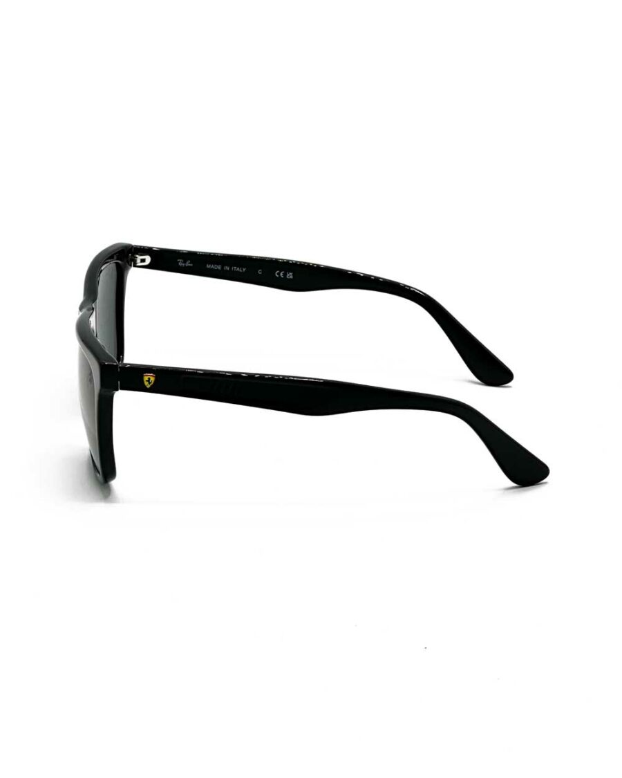 عینک آفتابی برند ریبن مدل 4413 رنگ مشکی زاویه نیم‌رخ از بغل