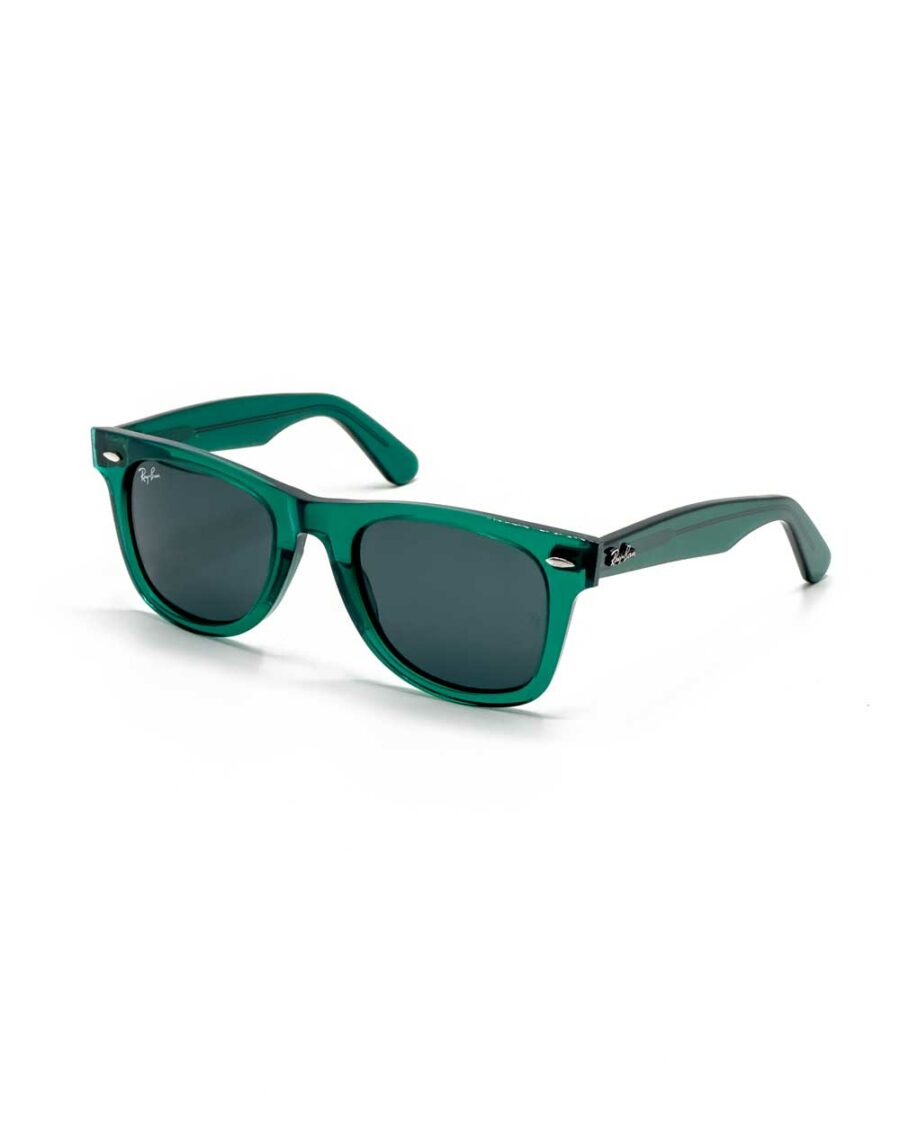 عینک آفتابی برند ریبن مدل 2140 فریم رنگ سبز و عدسی مشکی زاویه 45 درجه سه رخ کامل از جلو