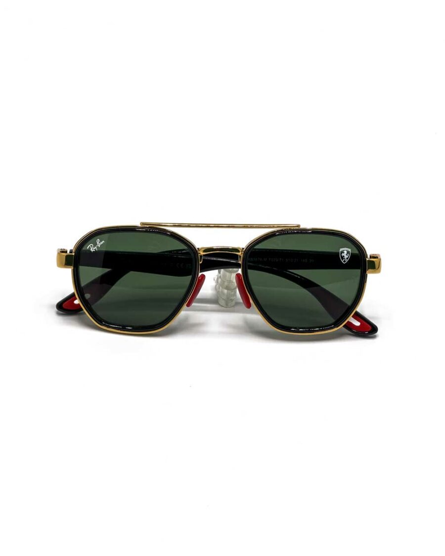 عینک آفتابی برند ریبن مدل فراری 3676 رنگ فریم مشکی و عدسی سبز زاویه بسته از جلو