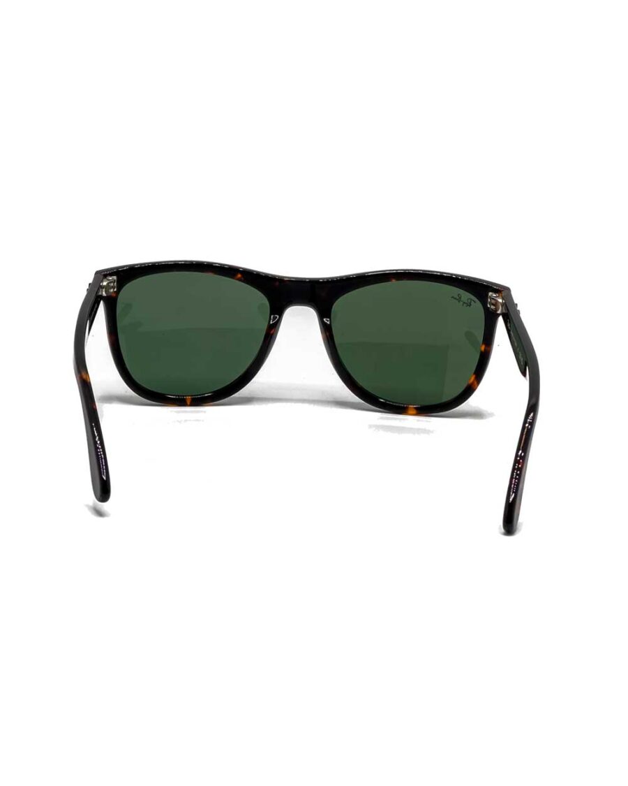 عینک آفتابی برند ریبن مدل فراری 4412 رنگ فریم هاوانا و عدسی سبز زاویه باز از عقب