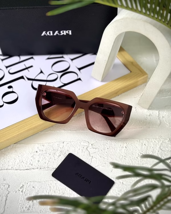 خرید قیمت عینک آفتابی زنانه پرادا مدل PRADA SPR 15W-F عثمانی اپتیک
