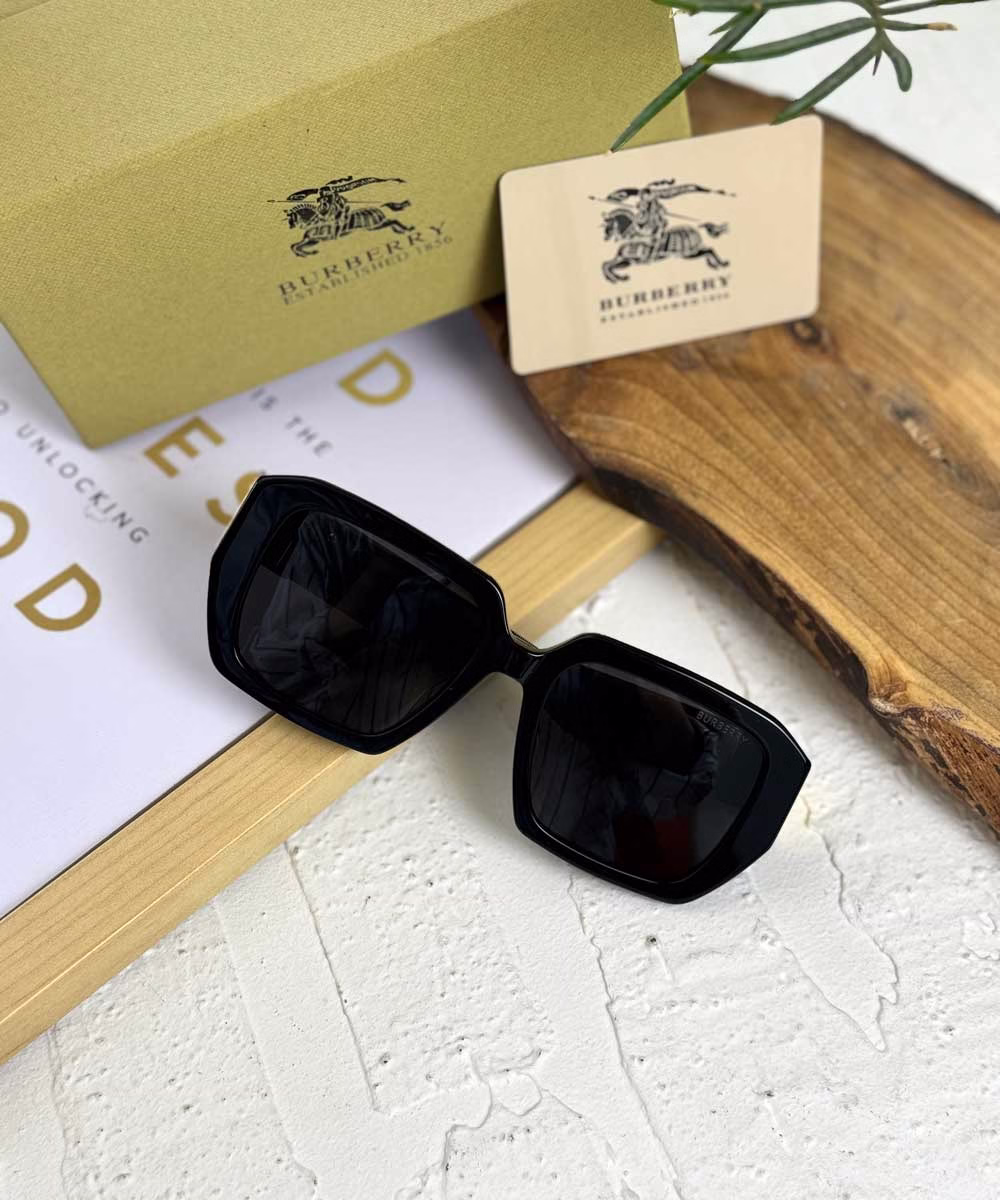 BURBERRY B4391U (2) BURBERRY B4391U