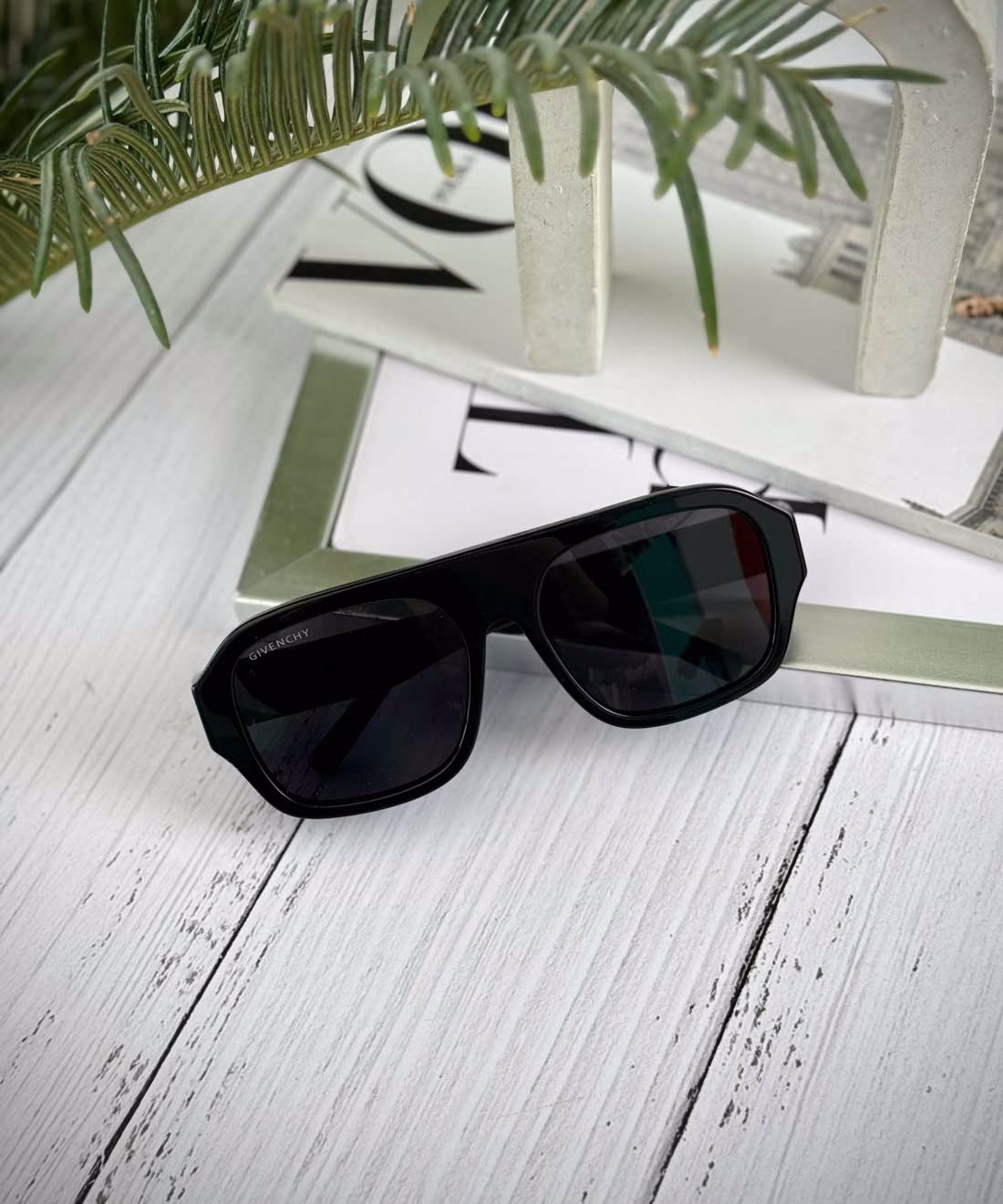 GIVENCHY GV40007U (2) GIVENCHY GV40007U