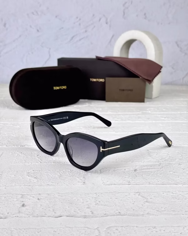 خرید قیمت عینک آفتابی زنانه تامفورد مدل Tom Ford PENNY FT1086 عثمانی اپتیک