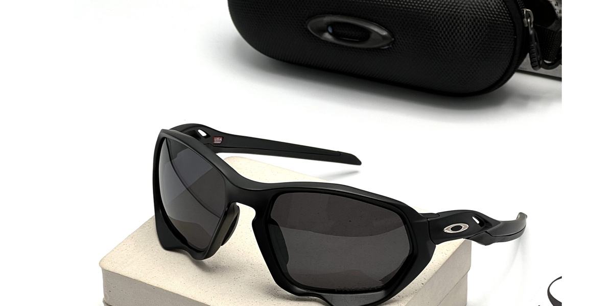 10 عدد از بهترین عینک های ورزشی دنیا 5 OAKLEY oo9019