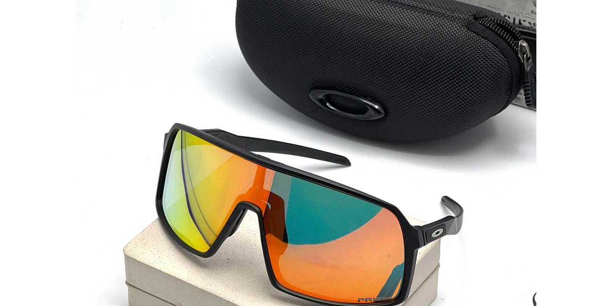 10 عدد از بهترین عینک های ورزشی دنیا 2 عینک ورزشی اوکلی مدل OAKLEY SUTRO (مدل سه لنزه)