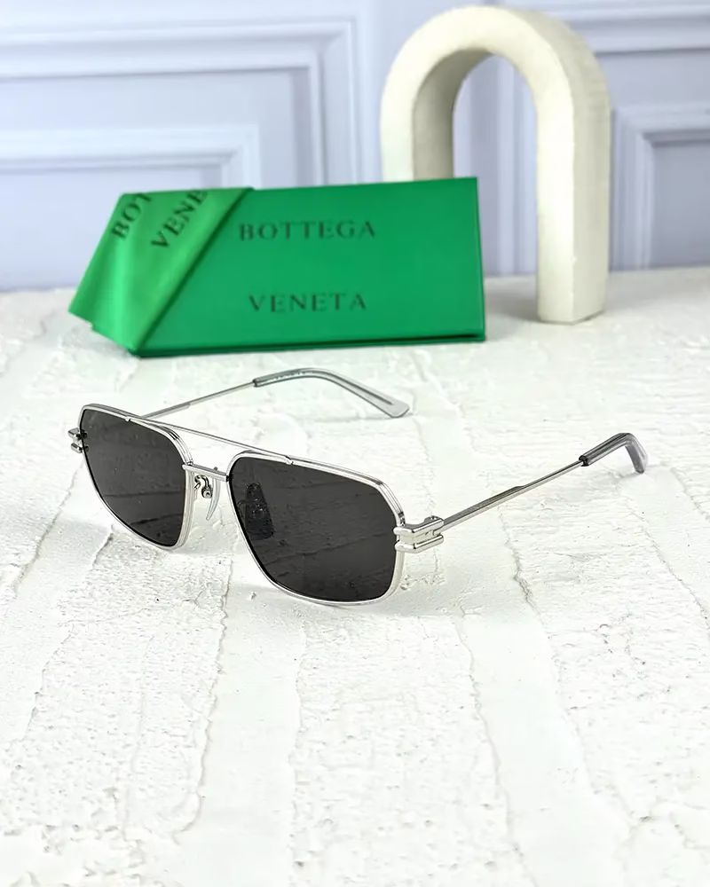 IMG_8654 عينک آفتابی اسپرت بوتگاونتا مدل Bottega Veneta BV1128S - Image 1