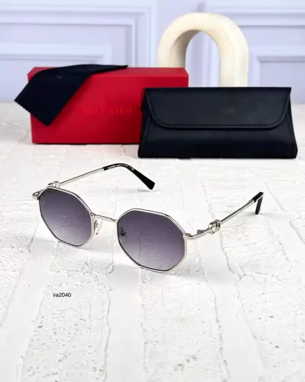 خرید قیمت عینک آفتابی زنانه والنتینو مدل VALENTINO VA2040 عثمانی اپتیک
